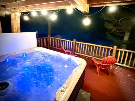 Private hot tub at Lodgepole Pines Retreat
